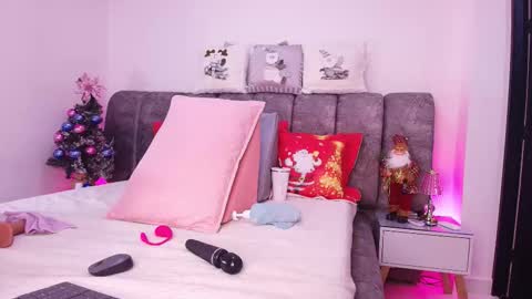 Snapshot of sweegirl_ chatting on 12.22.25 Debora online show from 12.22.25