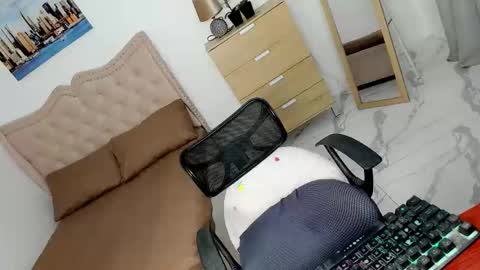 Snapshot of sweet18_jasmine chatting on 03.13.26 sweet18_jasmine online show from 03.13.26