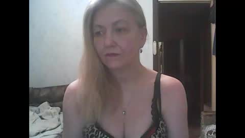 sweet4blonde609 online show from 03.07.25
