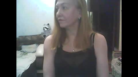 Snapshot of sweet4blonde67 chatting on 11.11.25 sweet4blonde67 online show from 11.11.25
