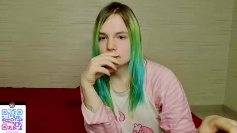 Snapshot of sweet4t chatting on 10.11.25 Haeyang Torry online show from 10.11.25