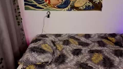 Snapshot of sweet4t chatting on 10.22.25 Haeyang Torry online show from 10.22.25