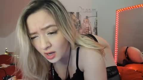 Snapshot of sweet4you1992 chatting on 01.02.25 Anne Marie online show from 01.02.25