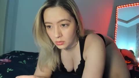 Snapshot of sweet4you1992 chatting on 12.02.25 Anne Marie online show from 12.02.25