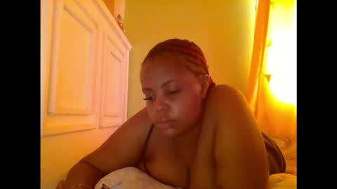 Snapshot of sweet52537 chatting on 10.13.25 sweet52537 online show from 10.13.25