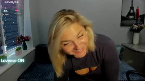 Snapshot of sweet___margaret chatting on 09.19.25 Margaret  online show from 09.19.25