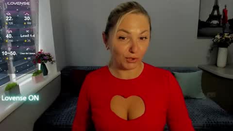 Snapshot of sweet___margaret chatting on 10.20.25 Margaret  online show from 10.20.25