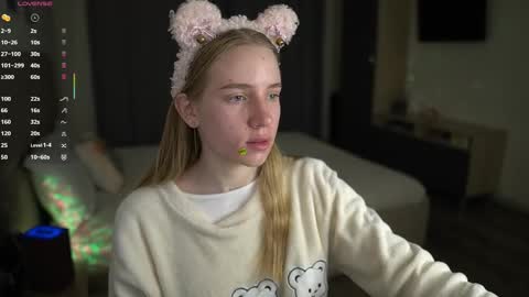 Snapshot of sweet__michelle chatting on 11.07.25 Michelle online show from 11.07.25