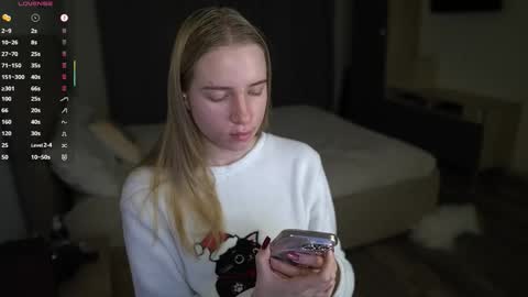 Snapshot of sweet__michelle chatting on 11.25.25 Michelle online show from 11.25.25