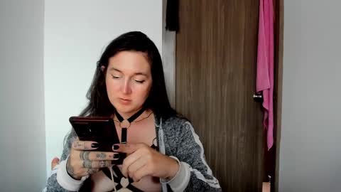 Snapshot of sweet__suck69bitch chatting on 12.13.24 sweet__suck69bitch online show from 12.13.24