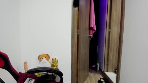 Snapshot of sweet__suck69bitch chatting on 12.14.24 sweet__suck69bitch online show from 12.14.24