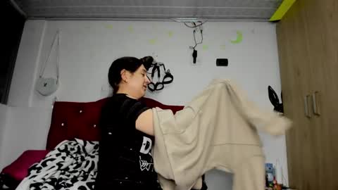 Snapshot of sweet__suck69bitch chatting on 01.06.25 sweet__suck69bitch online show from 01.06.25