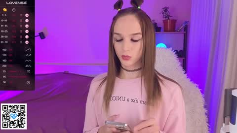 Snapshot of sweet_ali3s chatting on 12.15.24 Call me Alis online show from 12.15.24