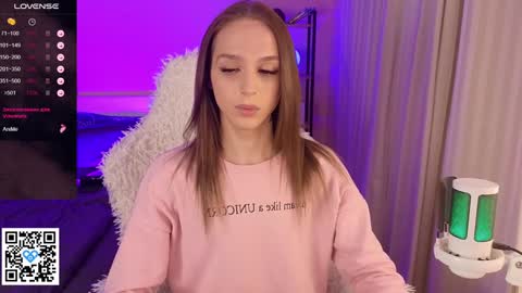 Snapshot of sweet_ali3s chatting on 12.19.24 Call me Alis online show from 12.19.24