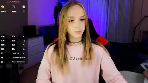 Snapshot of sweet_ali3s chatting on 09.09.25 Call me Alis online show from 09.09.25