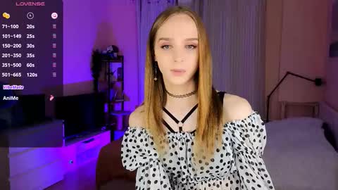 Snapshot of sweet_ali3s chatting on 09.19.25 Call me Alis online show from 09.19.25