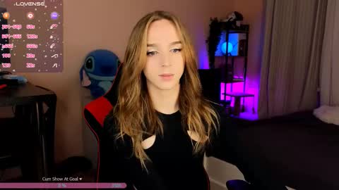 Snapshot of sweet_ali3s chatting on 10.19.25 Call me Alis online show from 10.19.25