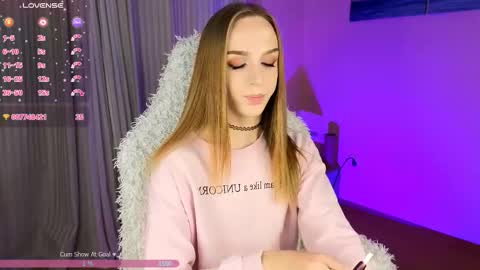 Snapshot of sweet_ali3s chatting on 10.23.25 Call me Alis online show from 10.23.25