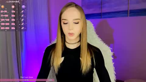 Snapshot of sweet_ali3s chatting on 11.28.25 Call me Alis online show from 11.28.25