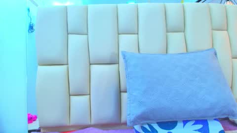 Amye  online show from 10.18.25