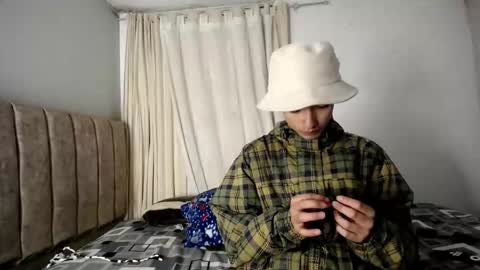 Snapshot of sweet_angels0 chatting on 11.12.25 Andy online show from 11.12.25