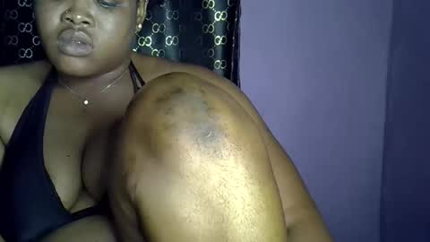 Snapshot of sweet_baby27 chatting on 10.17.25 sweet baby online show from 10.17.25