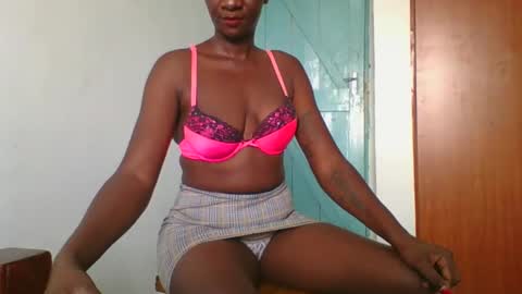 Snapshot of sweet_blackberry93 chatting on 01.21.25 bella online show from 01.21.25