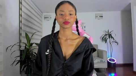 sweet_brunette88 online show from 01.08.25