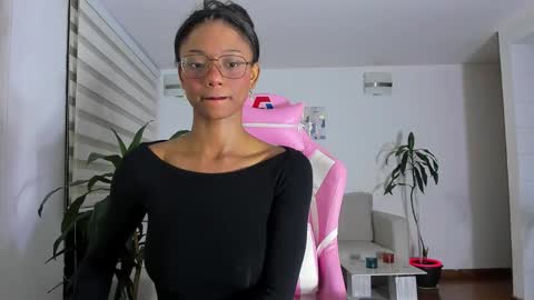 sweet_brunette88 online show from 03.09.25
