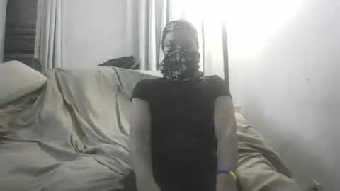 Snapshot of sweet_dreamz212 chatting on 12.19.25 sweet_dreamz212 online show from 12.19.25