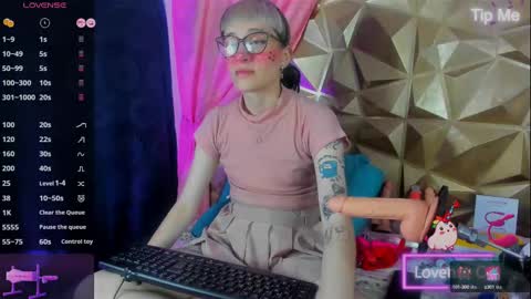  emmili  online show from 09.12.25