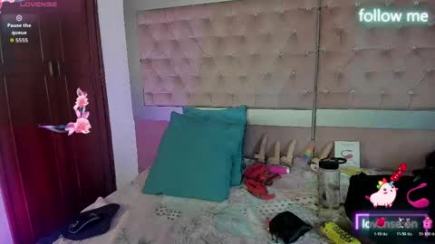 Snapshot of sweet_emmili chatting on 04.14.26 emmili online show from 04.14.26