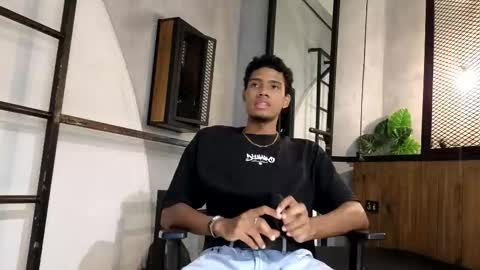 Snapshot of sweet_ethan_ chatting on 12.15.25 sweet_ethan_ online show from 12.15.25