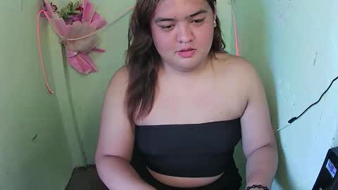 sweet_frex123 online show from 10.28.25