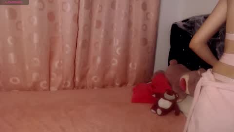 Snapshot of sweet_hannaah chatting on 10.17.25 Hannah online show from 10.17.25