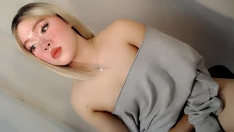 Snapshot of sweet_honeylove chatting on 07.11.26 Anisha online show from 07.11.26