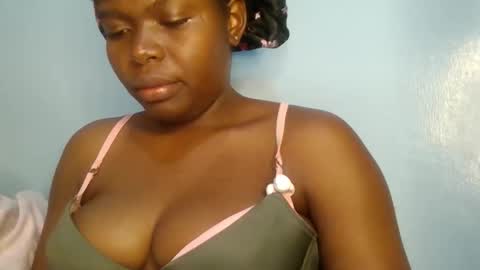 Snapshot of sweet_jamiie chatting on 10.03.25 jay online show from 10.03.25