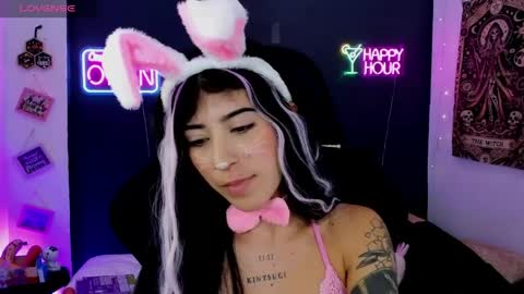 Snapshot of sweet_joint_girl chatting on 04.06.26 Dahnna online show from 04.06.26