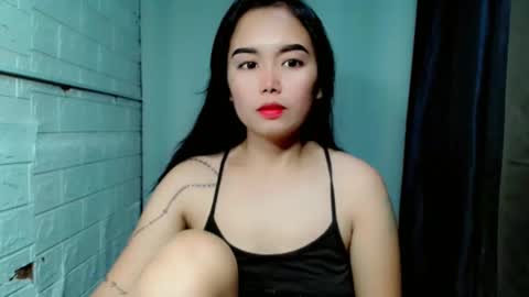 Snapshot of sweet_laika chatting on 05.18.26 LAIKA online show from 05.18.26