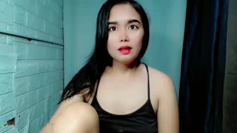 Snapshot of sweet_laika chatting on 05.18.26 LAIKA online show from 05.18.26