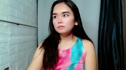 Snapshot of sweet_laika chatting on 06.18.26 LAIKA online show from 06.18.26