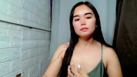 Snapshot of sweet_laika chatting on 06.23.26 LAIKA online show from 06.23.26