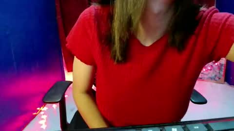 Snapshot of sweet_like_angel143 chatting on 05.29.26 angie online show from 05.29.26