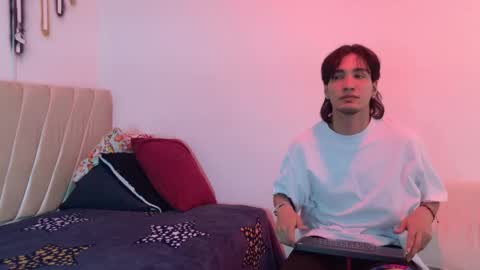 Mia online show from 05.22.26