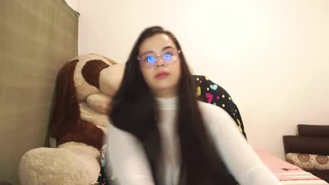 Snapshot of sweet_lov3_ chatting on 03.24.26 kloe online show from 03.24.26