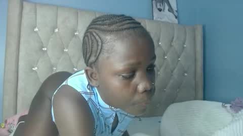 Snapshot of sweet_melodiyy chatting on 11.03.25 sweet_melodiyy online show from 11.03.25