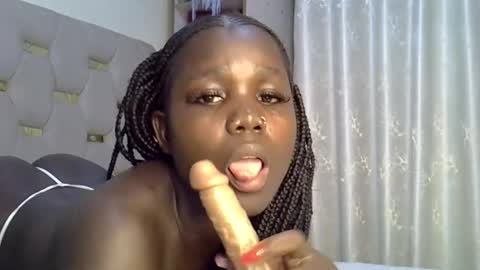 Snapshot of sweet_melodiyy chatting on 03.27.26 sweet_melodiyy online show from 03.27.26