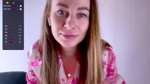 Snapshot of sweet_mia_91 chatting on 03.09.25 Mia online show from 03.09.25