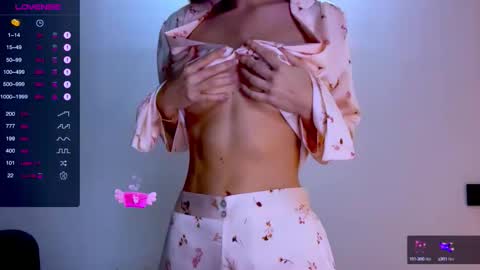 Snapshot of sweet_mia_91 chatting on 09.11.25 Mia online show from 09.11.25