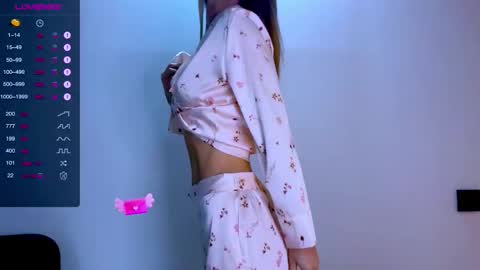 Snapshot of sweet_mia_91 chatting on 09.24.25 Mia online show from 09.24.25